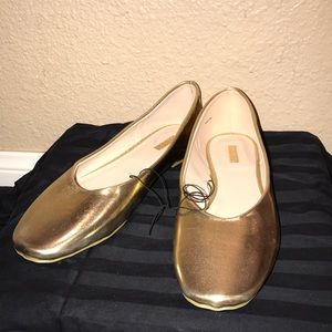 Gold flat